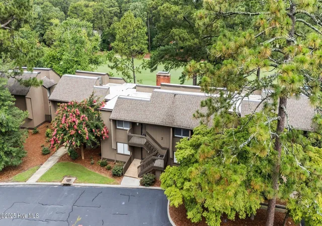 Listing Photo 5 - Condo for sale in building located at 800Th St Andrews Dr, Pinehurst, NC 28374 - Unit #234