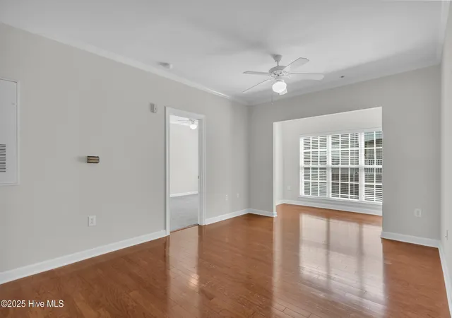 Listing Photo 5 - Condo for sale in building located at 2820 Bloomfield Ln, Wilmington, NC 28412 - Unit #Unit 204