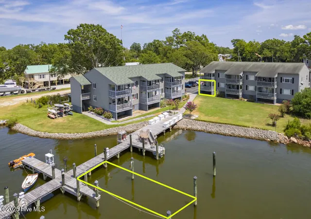 Listing Photo 1 - Condo for sale in building located at 303 Midyette St, Oriental, NC 28571 - Unit #A1