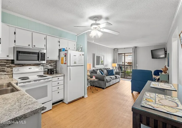 Listing Photo 5 - Condo for sale in building located at 5001 N Ocean Blvd, North Myrtle Beach, SC 29582 - Unit #1B