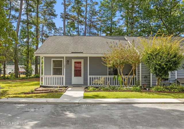 Listing Photo 1 - Condo for sale in building located at 600 N 35Th St, Morehead, NC 28557 - Unit #1301
