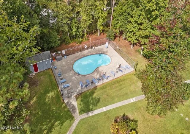 Listing Photo 5 - Condo for sale in building located at 600 N 35Th St, Morehead, NC 28557 - Unit #1301