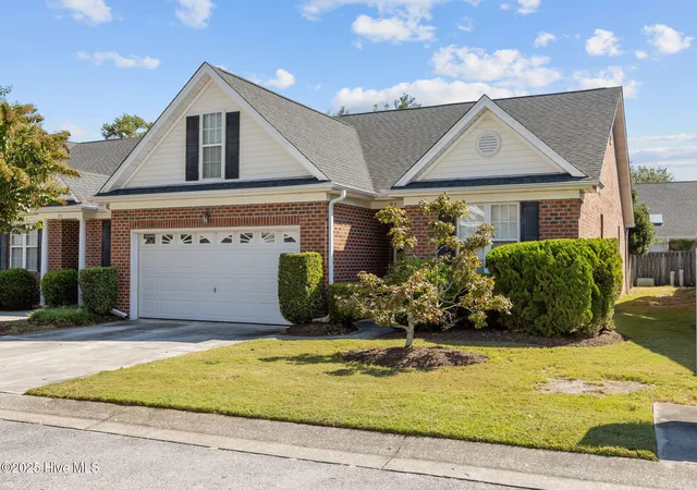 Listing Photo 3 - Condo for sale in building located at 5006 Carleton Dr, Wilmington, NC 28403 - Unit #92
