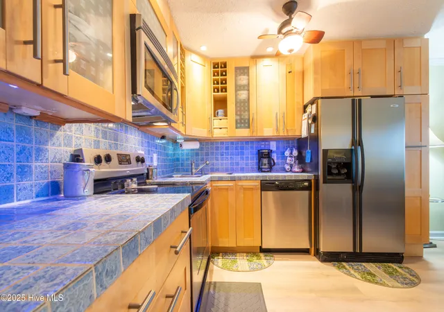 Listing Photo 4 - Condo for sale in building located at 115 Lake Pl Condo Dr, Elizabethtown, NC 28337