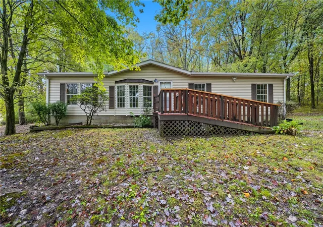 Manufactured home for sale at 454 Mountain View Rd, New Castle, PA 16101 | MLS# 1723565