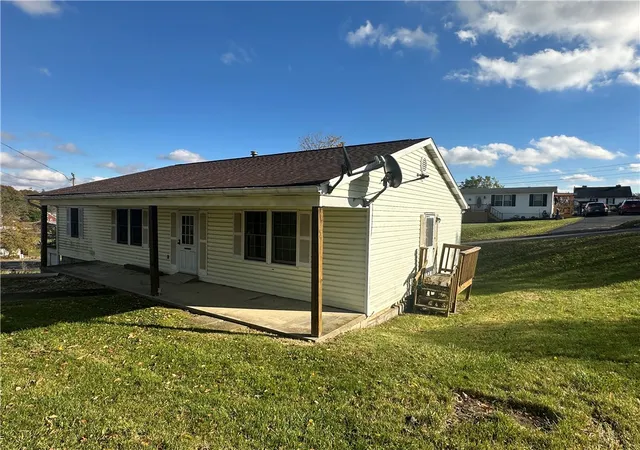 Photo 2 of Single family home for sale at 100 Belmont Ave, Canonsburg, PA 15317 | MLS# 1727465 | Listing updated on 2025-11-05