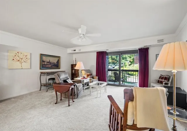 Photo 4 of Condominium at 1500 Cochran Rd #712, Pittsburgh, PA 15243 | MLS# 1671848 |  | Sold on 2025-10-03