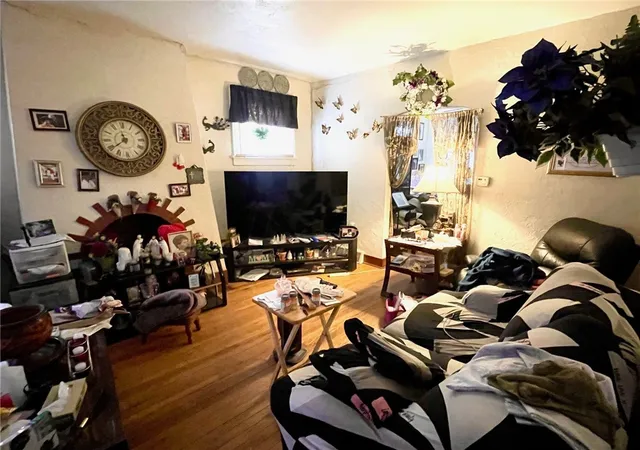 Photo 4 of House for sale at 3409 Delaware St, Pittsburgh, PA 15214 | MLS# 1698555 | Listing updated on 2026-02-23