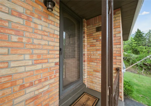 Photo 3 of Single family home for sale at 233 Valley Rd, Canonsburg, PA 15317 | MLS# 1701273 | Listing updated on 2026-05-12