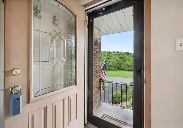 Photo 4 of Single family home for sale at 233 Valley Rd, Canonsburg, PA 15317 | MLS# 1701273 | Listing updated on 2026-05-12