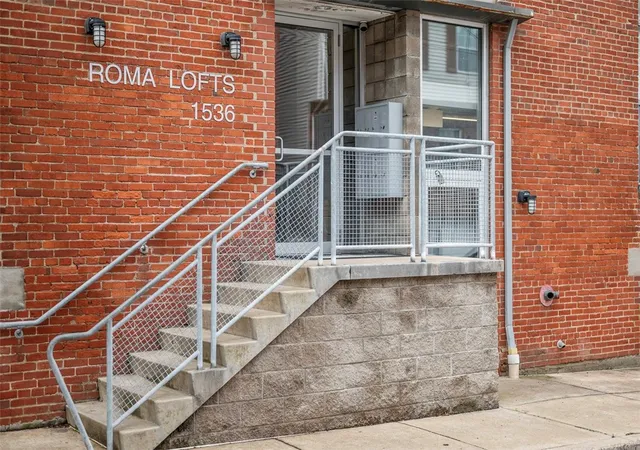 Listing Photo 1 - Condo for sale in building located at 1536 Colwell St, Downtown Pgh, PA 15219 - Unit #4