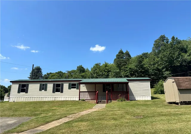 Homes for sale in Shelocta, PA | 11 Humming Bird Dr, Shelocta, PA 15701 | MLS# 1707423