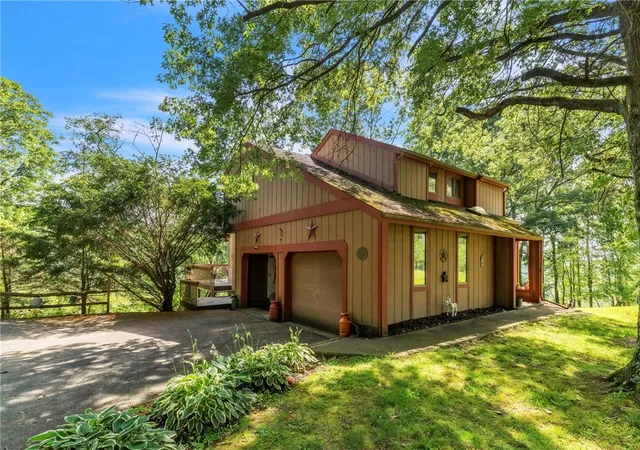 1st image of 530 Perry Hwy, Lancaster Twp, PA 16037 | MLS# 1707333