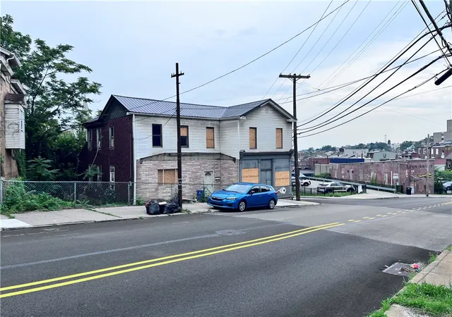 Homes for sale in Allentown, PA | 1300 Arlington Ave, Allentown, PA 15210 | MLS# 1711017