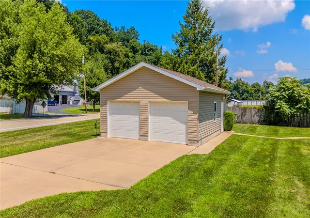 Photo 4 of Single family home for sale at 612 Elm St, Stockdale, PA 15483 | MLS# 1713104 | Listing updated on 2025-10-11