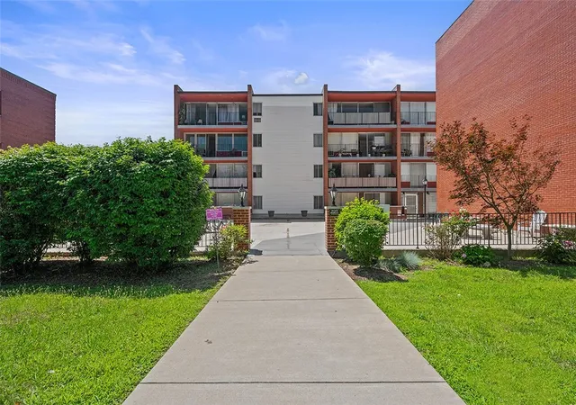 Photo 1 of Condominium at 446 Hoodridge Dr #307, Pittsburgh, PA 15234 | MLS# 1714186 | | Sold on 2025-10-06