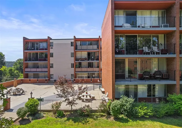 Photo 2 of Condominium at 446 Hoodridge Dr #307, Pittsburgh, PA 15234 | MLS# 1714186 | | Sold on 2025-10-06