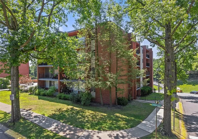 Photo 3 of Condominium at 446 Hoodridge Dr #307, Pittsburgh, PA 15234 | MLS# 1714186 | | Sold on 2025-10-06