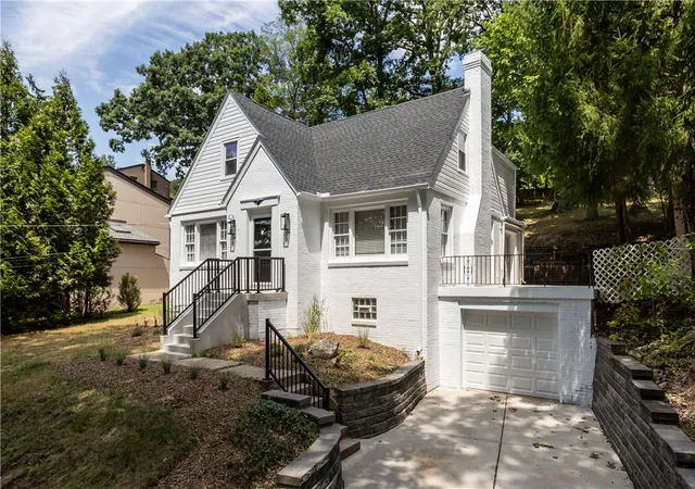Photo 2 of Sale Pending at 607 W Waldheim Rd, Pittsburgh, PA 15215 | MLS# 1713763 | Listing updated on 2026-07-15