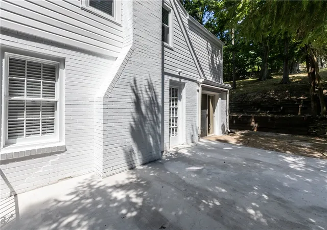 Photo 3 of Sale Pending at 607 W Waldheim Rd, Pittsburgh, PA 15215 | MLS# 1713763 | Listing updated on 2026-07-15