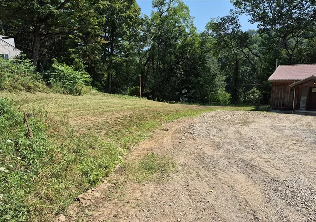 Photo 3 of Single family home for sale at 7 Mcgovern Blvd, Crescent, PA 15046 | MLS# 1714947 | Listing updated on 2026-05-30