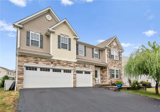 Photo 2 of Sale Pending at 141 Centennial Dr, Carnegie, PA 15106 | MLS# 1715748 | Listing updated on 2026-07-21