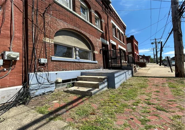 Homes for sale in Hill District, PA | 1619 Bedford Ave, Hill District, PA 15219 | MLS# 1716971