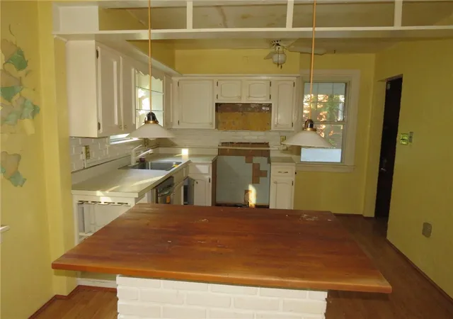 Photo 3 of Single Family Residence at 1305 Glencoe Ave, Pittsburgh, PA 15205 | MLS# 1717157 | | Sold on 2025-10-24