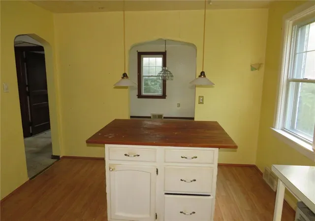 Photo 4 of Single Family Residence at 1305 Glencoe Ave, Pittsburgh, PA 15205 | MLS# 1717157 | | Sold on 2025-10-24