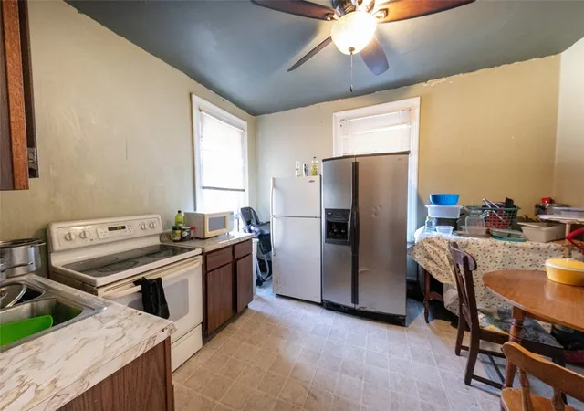 4th image of 401 5Th St, Charleroi Boro, PA 15022 | MLS# 1718425