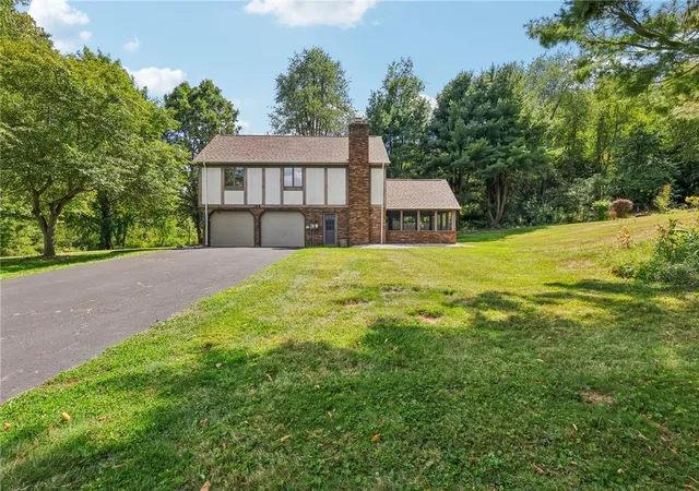 Homes for sale in Neshannock Twp, PA | 168 Cunningham Ln, Neshannock Twp, PA 16105 | MLS# 1719645