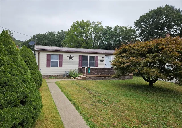 Homes for sale in Leechburg Boro, PA | 437 Lincoln Ave, Leechburg Boro, PA 15656 | MLS# 1719846