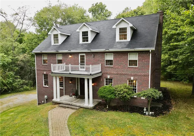 Homes for sale in Franklin Twp, PA | 102 Patriot Lane, Franklin Twp, PA 16001 | MLS# 1719757