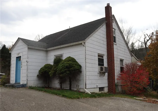 Homes for sale in Ligonier Twp, PA | 1298 E U S Hwy 30, Ligonier Twp, PA 15655 | MLS# 1720077