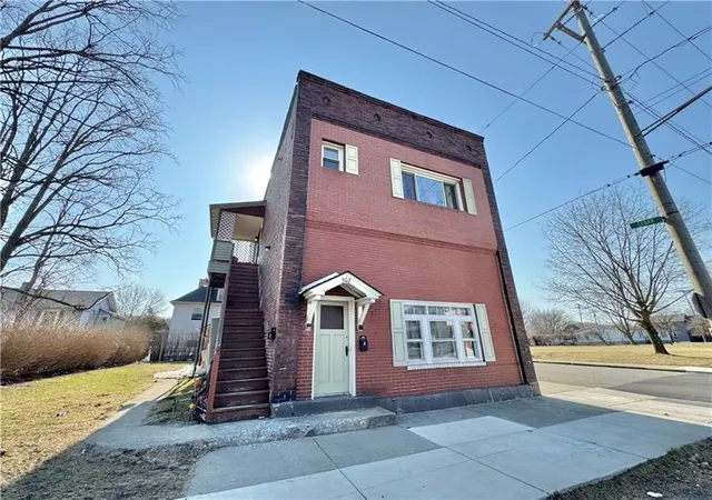 1st image of 302 N Cedar St, New Castle, PA 16102 | MLS# 1720164