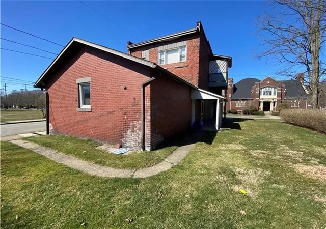 27th image of 302 N Cedar St, New Castle, PA 16102 | MLS# 1720164