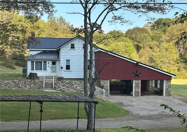 Photo 2 of Sale Pending at 489 Crisswell Rd, Butler, PA 16002 | MLS# 1720264 | Listing updated on 2026-07-02