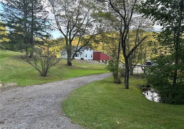 Photo 3 of Sale Pending at 489 Crisswell Rd, Butler, PA 16002 | MLS# 1720264 | Listing updated on 2026-07-02