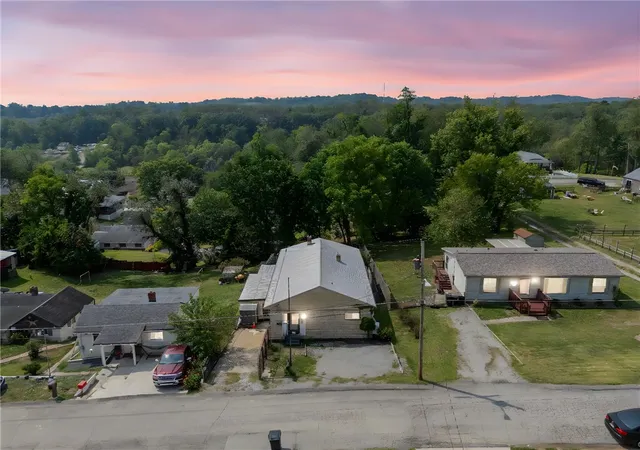 2nd image of 415 North Ave, Houston, PA 15342 | MLS# 1720400