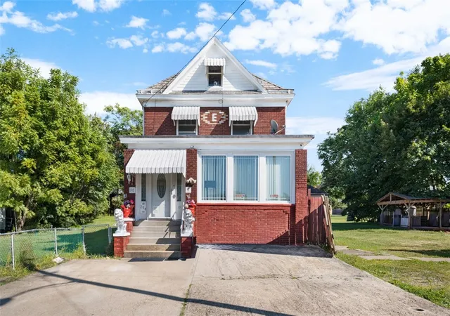 1st image of 254 Ridge Ave, New Kensington, PA 15068 | MLS# 1720172