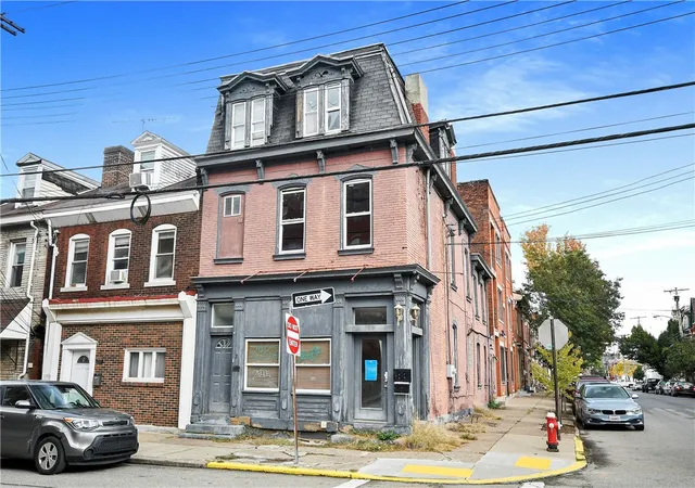 2nd image of 133 S 22nd St, South Side, PA 15203 | MLS# 1720529