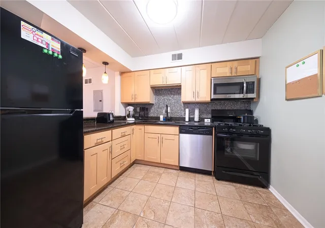 Homes for sale in Pittsburgh, PA | 2034 Swallow Hill Rd #326, Pittsburgh, PA 15220 | MLS# 1721458