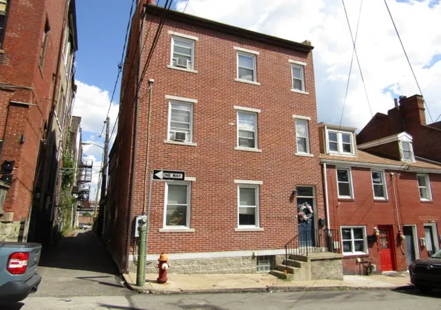 1st image of 606 Middle St, Pittsburgh, PA 15212 | MLS# 1721623