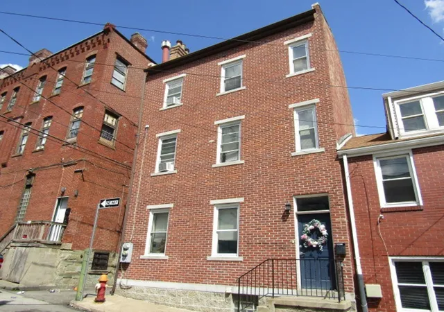 3rd image of 606 Middle St, Pittsburgh, PA 15212 | MLS# 1721623