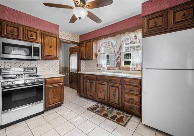 4th image of 535 Oak St, Sharpsville, PA 16150 | MLS# 1721900
