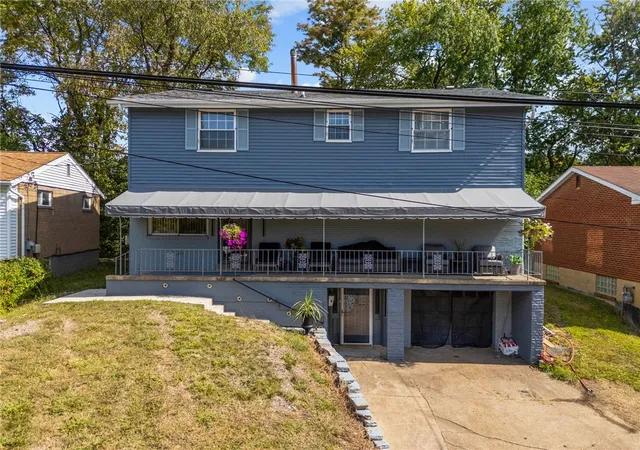 Homes for sale in Lincoln Larimer, PA | 124 Broadcrest Dr, Lincoln Larimer, PA 15235 | MLS# 1721442