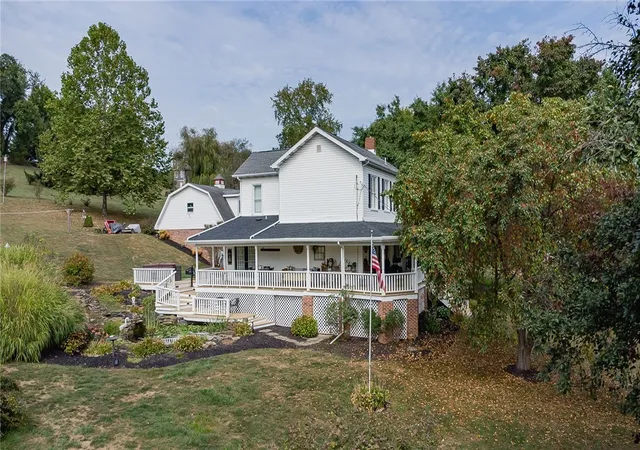 Photo 3 of Single family home for sale at 1200 Hahntown Wendel Rd, Irwin, PA 15642 | MLS# 1721909 | Listing updated on 2026-04-21