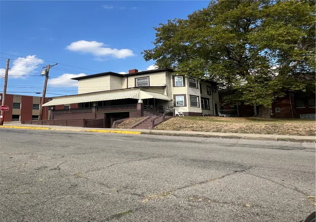 4th image of 201 Jefferson St, Rochester, PA 15074 | MLS# 1722035