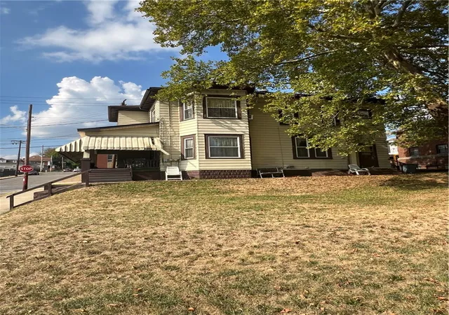 5th image of 201 Jefferson St, Rochester, PA 15074 | MLS# 1722035
