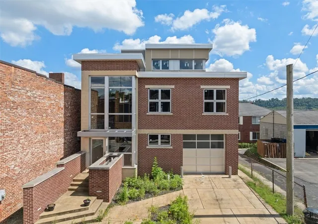 Photo 1 of Single family home for sale at 1717 Lowrie St, Pittsburgh, PA 15212 | MLS# 1722275 | Listing updated on 2026-07-25